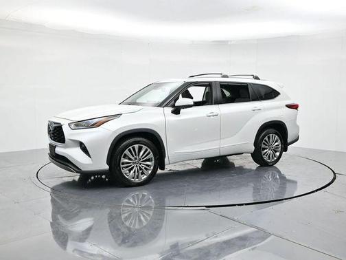 2022 Toyota Highlander Platinum