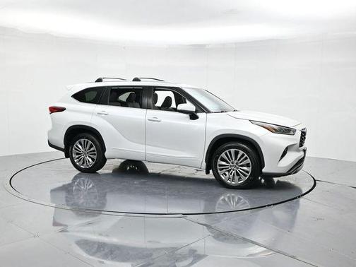 2022 Toyota Highlander Platinum