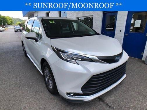 2022 Toyota Sienna XLE