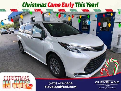 2022 Toyota Sienna XLE