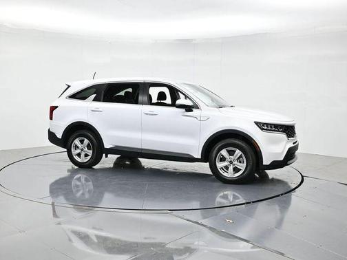 2022 Kia Sorento LX