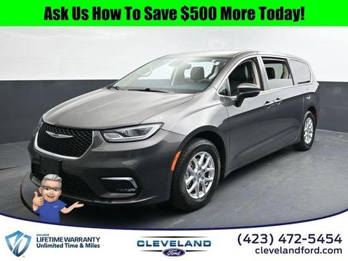 2023 Chrysler Pacifica Touring-L