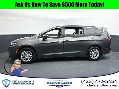 2023 Chrysler Pacifica Touring-L