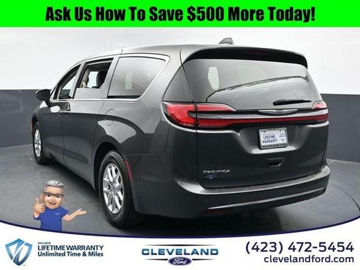 2023 Chrysler Pacifica Touring-L