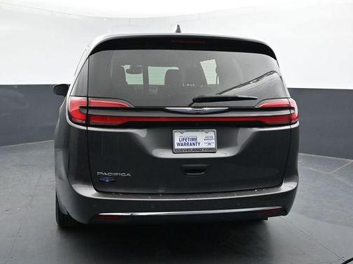 2023 Chrysler Pacifica Touring-L