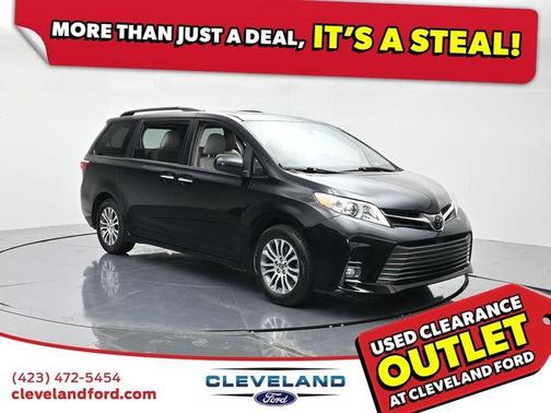 2018 Toyota Sienna XLE