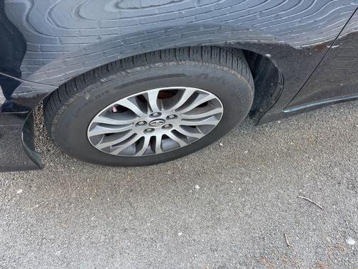 2018 Toyota Sienna XLE