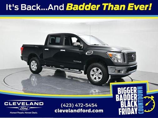 2017 Nissan Titan SV