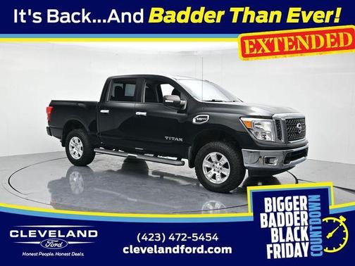 2017 Nissan Titan SV