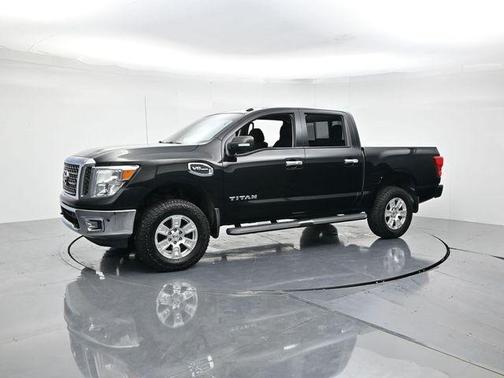2017 Nissan Titan SV