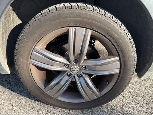 2018 Volkswagen Tiguan 2.0T SEL Premium