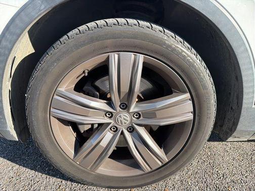 2018 Volkswagen Tiguan 2.0T SEL Premium