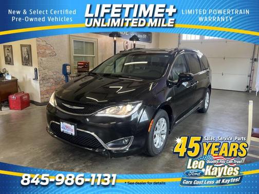2017 Chrysler Pacifica Touring-L
