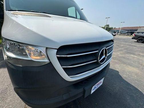 2019 Mercedes-Benz Sprinter 2500 Standard Roof
