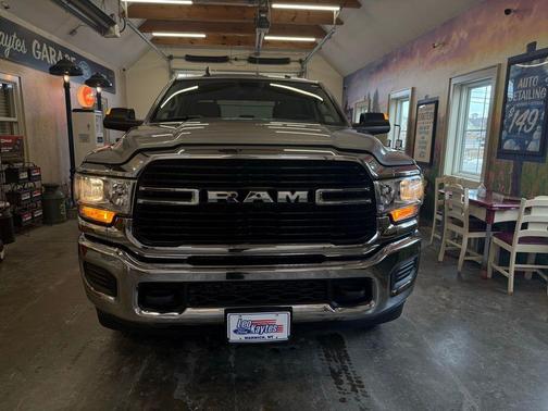2019 RAM 2500 Big Horn Crew Cab 4x4 8' Box