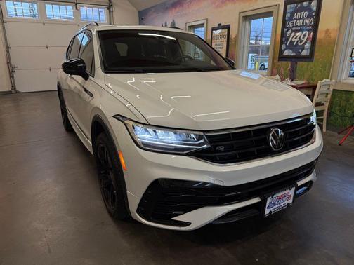2024 Volkswagen Tiguan 2.0T SE R-Line Black 4MOTION