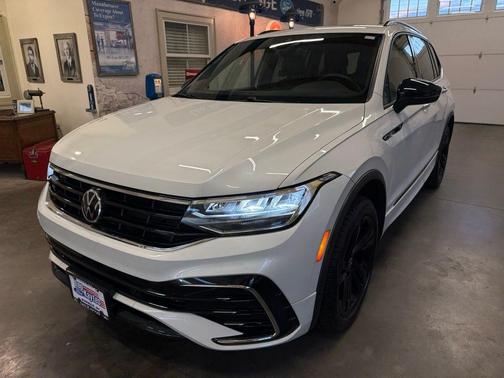 2024 Volkswagen Tiguan 2.0T SE R-Line Black 4MOTION