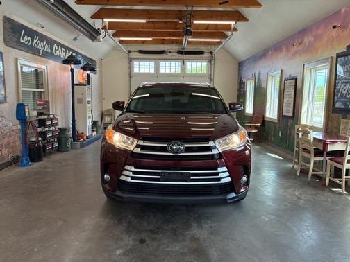 2017 Toyota Highlander SE