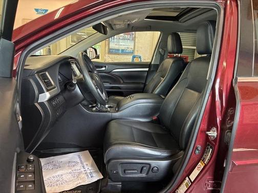 2017 Toyota Highlander SE