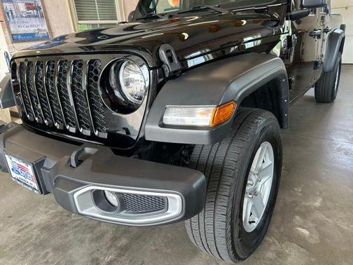 2023 Jeep Gladiator Sport S