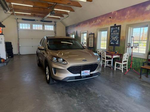 DESERT GOLD METALLIC 2020 Ford Escape SE
