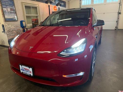 2022 Tesla Model Y Long Range Dual Motor All-Wheel Drive