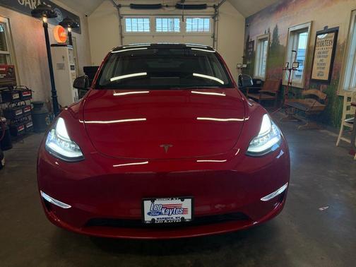 2022 Tesla Model Y Long Range Dual Motor All-Wheel Drive