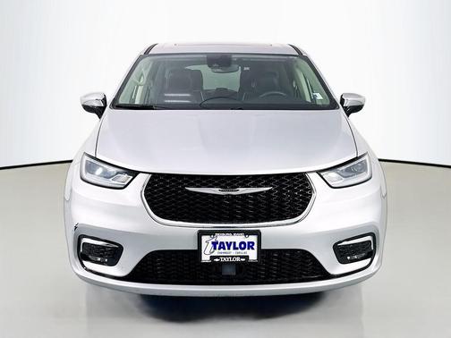 2023 Chrysler Pacifica Hybrid Limited