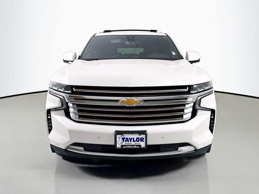 Iridescent Pearl Tricoat 2022 Chevrolet Suburban 4WD High Country