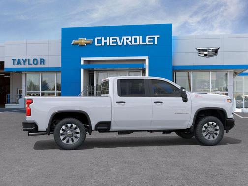 Summit White 2026 Chevrolet Silverado 2500 Custom