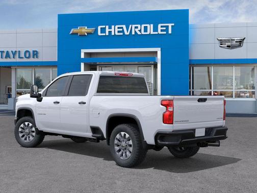Summit White 2026 Chevrolet Silverado 2500 Custom