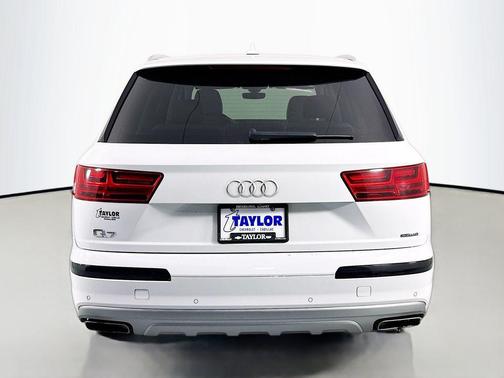 2019 Audi Q7 45 Premium