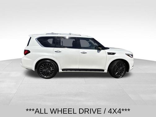 2024 INFINITI QX80 SENSORY AWD