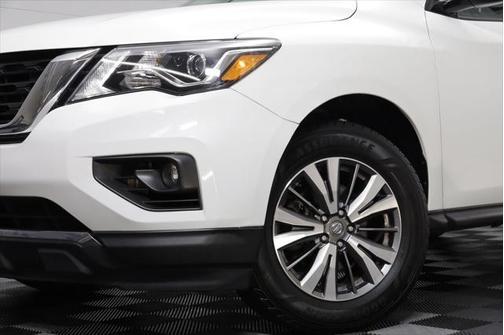 2019 Nissan Pathfinder SV