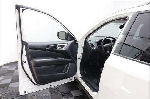 2019 Nissan Pathfinder SV