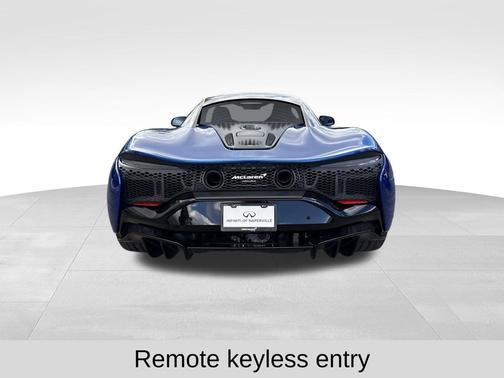 2023 McLaren Artura Base