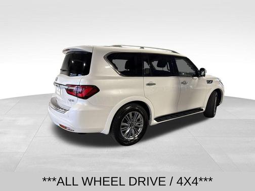 2023 INFINITI QX80 Luxe