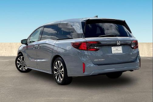 Sonic Gray Pearl 2026 Honda Odyssey Elite