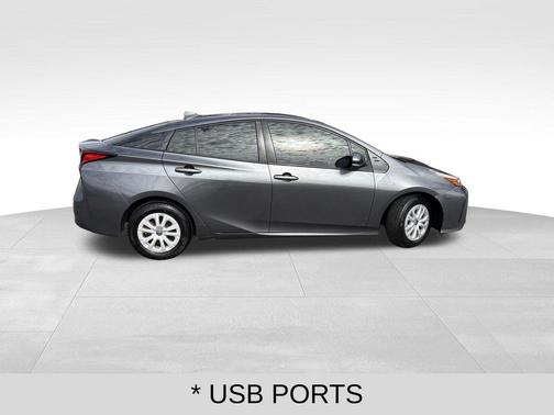 2022 Toyota Prius L