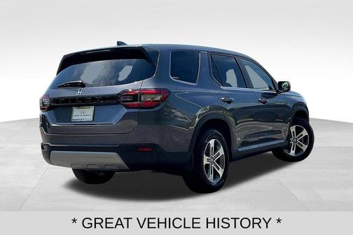 Modern Steel Metallic 2024 Honda Pilot EX-L