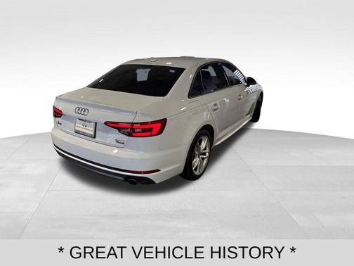 2017 Audi A4 Season of Audi Premium