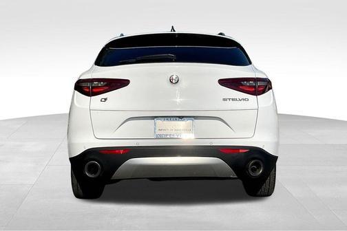 White 2018 Alfa Romeo Stelvio Ti