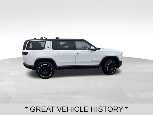 2025 Rivian R1S Adventure
