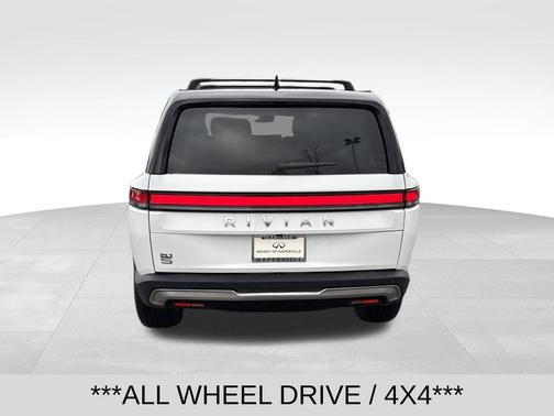 2025 Rivian R1S Adventure