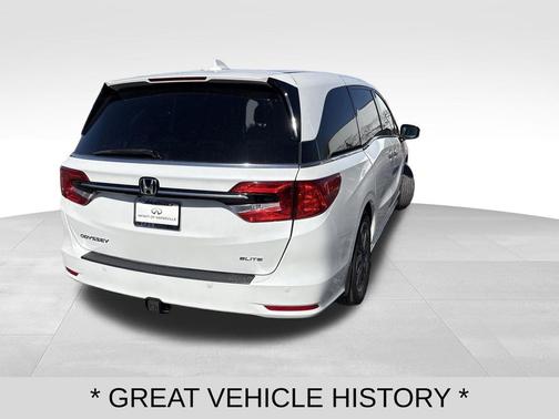 Platinum White Pearl 2023 Honda Odyssey Elite