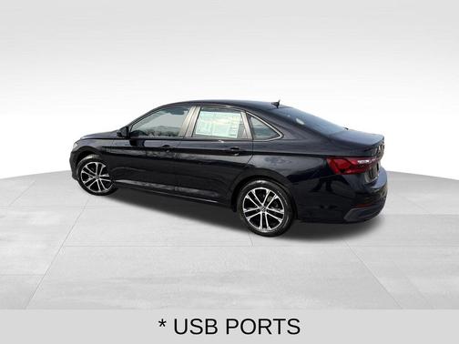 Deep Black Pearl 2025 Volkswagen Jetta 1.5T Sport