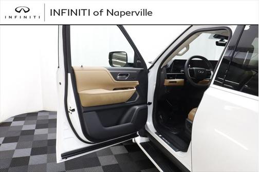 2025 INFINITI QX80 Luxe
