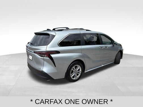 Celestial Silver Metallic 2023 Toyota Sienna XLE