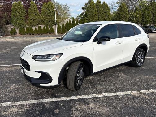 Platinum White Pearl 2025 Honda HR-V AWD Sport