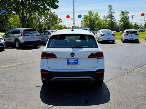 Pure White 2023 Volkswagen Taos 1.5T S